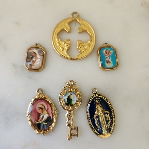 Gold Religious Pendants Set - Picture 14 of 14